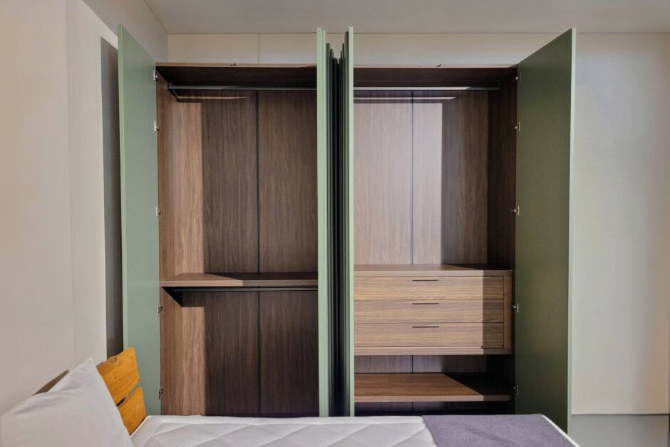 outlet-design-kleiderschrank-stave-4