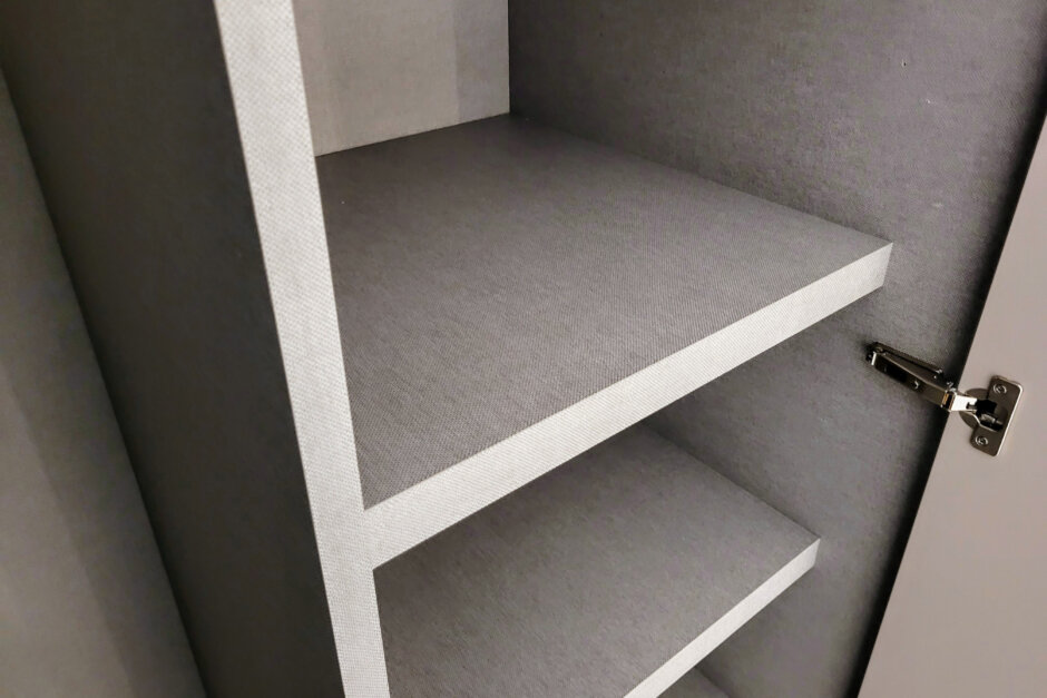 outlet-drehtuerenschrank-amadi-2