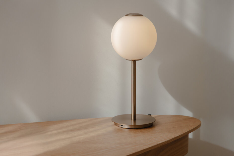 UMAGE_Tischlampe_Audrey-1 UMAGE_Tischlampe_Audrey-1