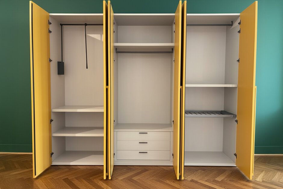 outlet-kleiderschrank-drehtüren-liscia-senf-berlin-steglitz-2