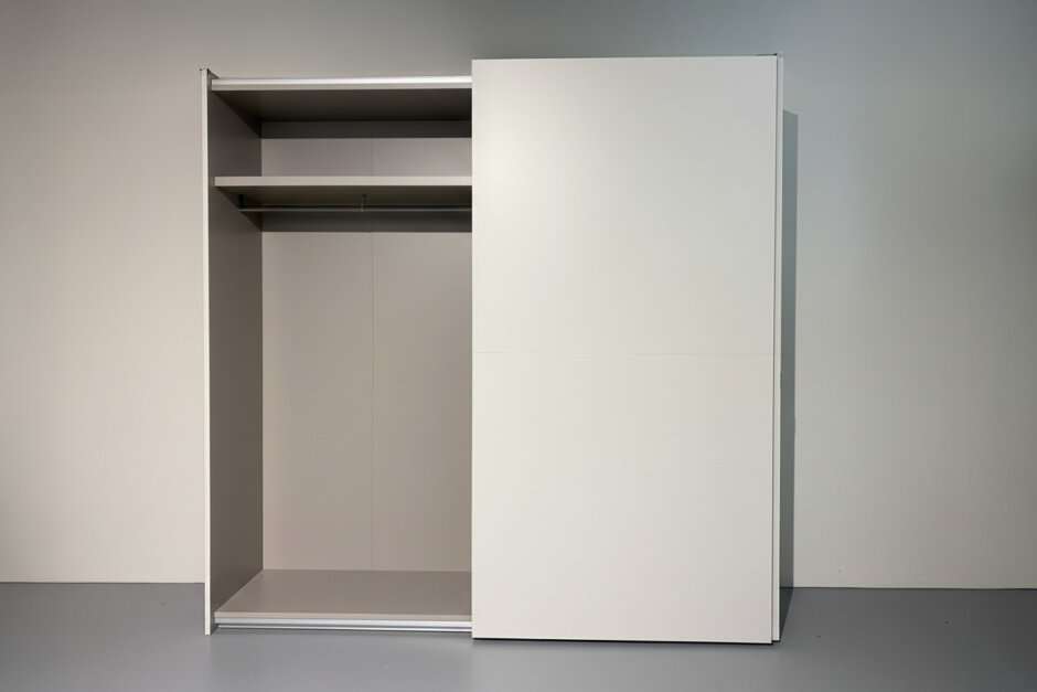 outlet-kleiderschrank-schwebetueren-liscia-berlin-steglitz-2