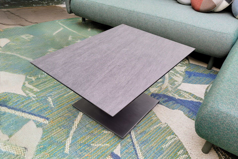outlet-design-outdoor-couchtisch-ice-1